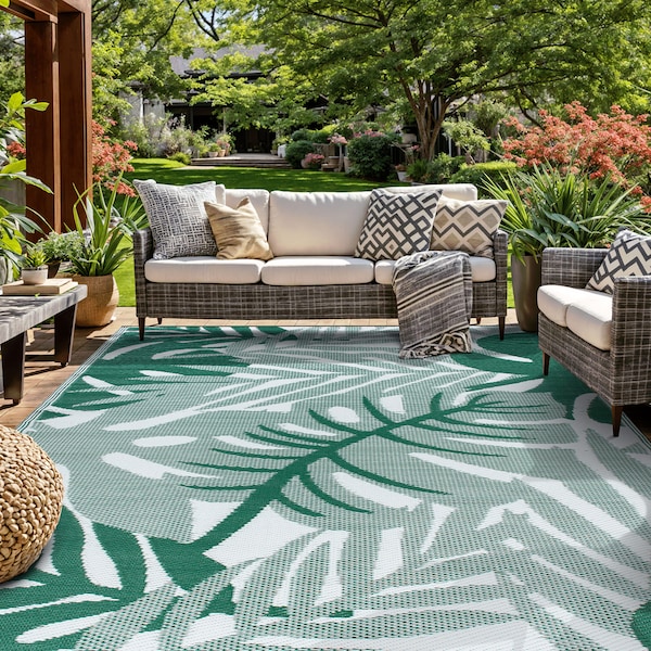 World Rug Gallery Tropical Leaf Reversible Recycled Plastic 7'10'' X 10' Green Outdoor Rug 6066GREEN8X10 - main